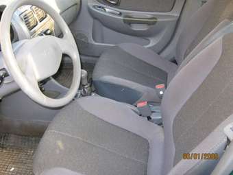 2003 Hyundai Accent Pictures