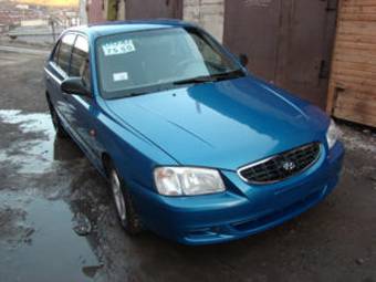 2003 Hyundai Accent Photos