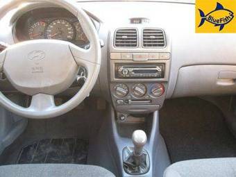 2003 Hyundai Accent Pictures