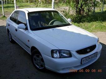 2003 Hyundai Accent Pics