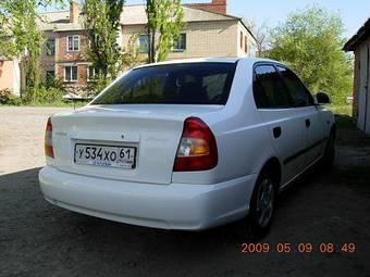 2003 Hyundai Accent Pictures