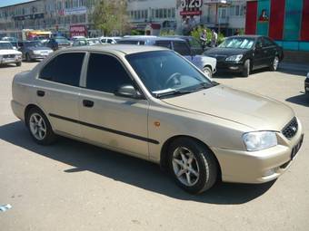 2003 Hyundai Accent Pictures