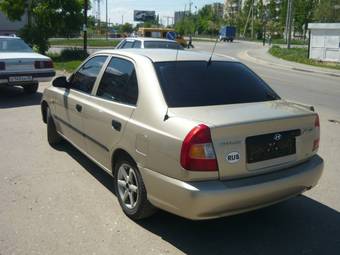 2003 Hyundai Accent Photos