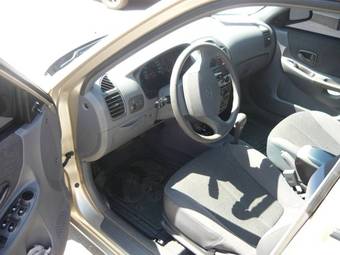 2003 Hyundai Accent Photos