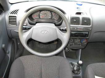 2003 Hyundai Accent Images