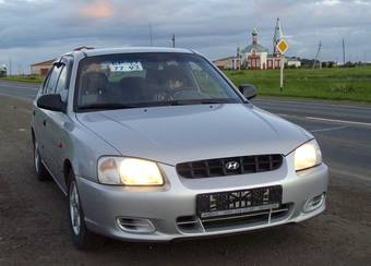 2003 Hyundai Accent Photos