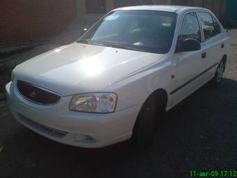 2003 Hyundai Accent Photos