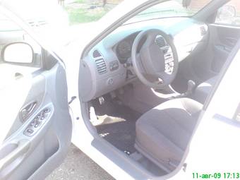 2003 Hyundai Accent Photos