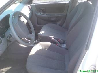 2003 Hyundai Accent Pictures