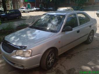 2003 Hyundai Accent Photos
