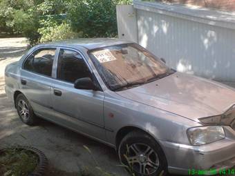 2003 Hyundai Accent Wallpapers