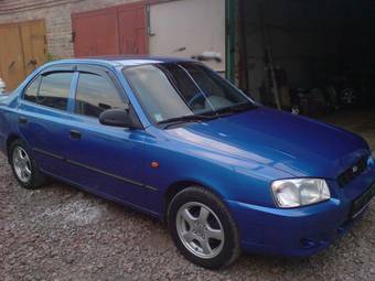 2003 Hyundai Accent Pictures