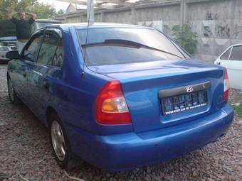 2003 Hyundai Accent Photos