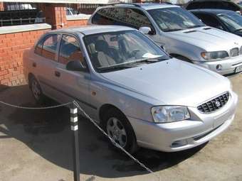 2004 Hyundai Accent Wallpapers