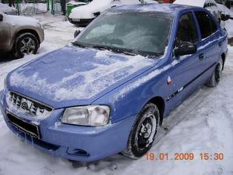 2004 Hyundai Accent Pics