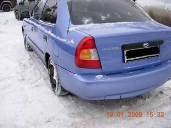 2004 Hyundai Accent Pictures