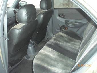 2004 Hyundai Accent Pictures