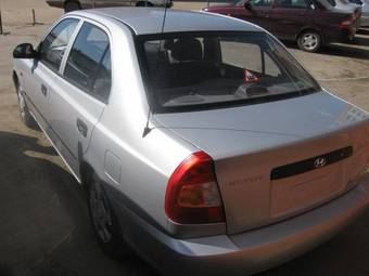 2004 Hyundai Accent Photos