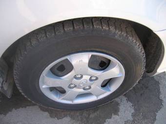 2004 Hyundai Accent Pictures