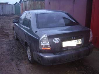 2004 Hyundai Accent Photos