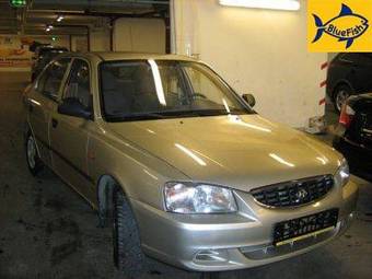 2004 Hyundai Accent Photos