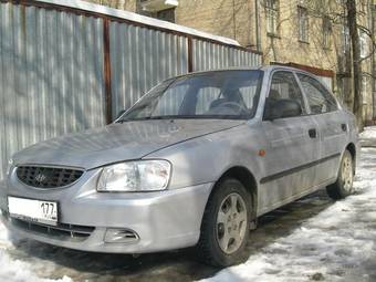 2004 Hyundai Accent Pictures