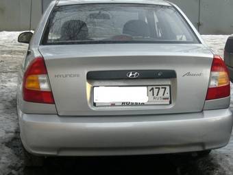 2004 Hyundai Accent Pictures