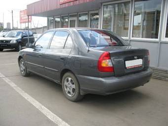 2004 Hyundai Accent Pictures