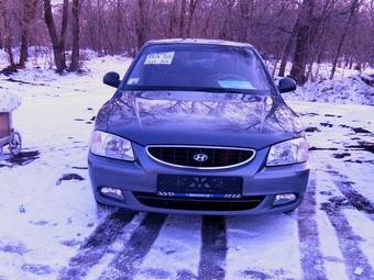 2004 Hyundai Accent Pictures