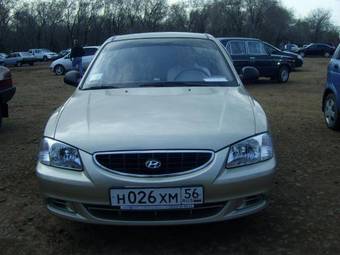 2004 Hyundai Accent Photos