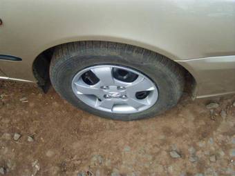 2004 Hyundai Accent Pictures