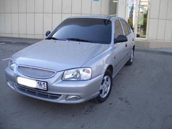 2004 Hyundai Accent Pictures