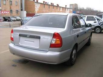 2004 Hyundai Accent Pictures