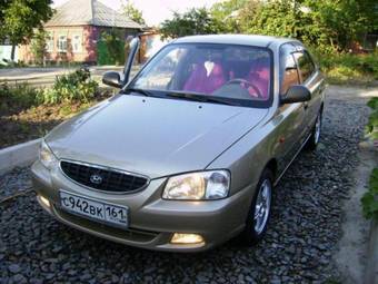 2004 Hyundai Accent Pictures