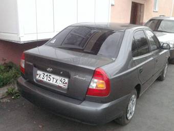 2004 Hyundai Accent Pictures