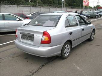 2004 Hyundai Accent Pictures