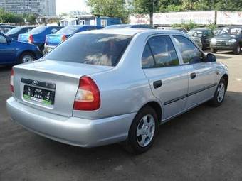 2004 Hyundai Accent Images