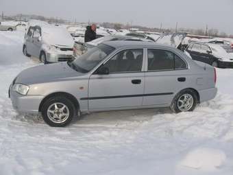 2005 Hyundai Accent Pictures