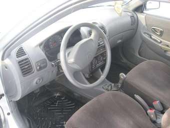 2005 Hyundai Accent Pictures