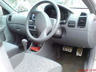 2005 Hyundai Accent Pictures