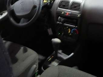 2005 Hyundai Accent Pics