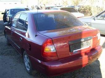 2005 Hyundai Accent Pictures