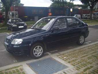 2005 Hyundai Accent Pictures