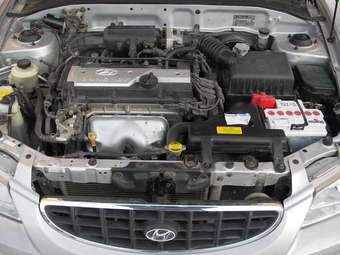 2005 Hyundai Accent Photos