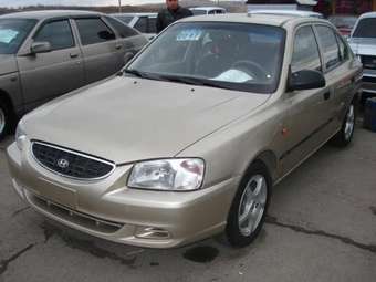 2005 Hyundai Accent Pictures