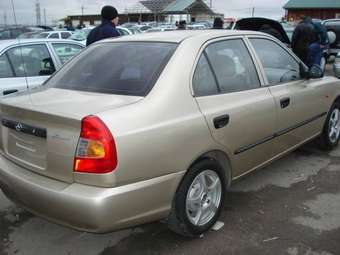 2005 Hyundai Accent Pictures