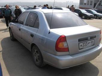 2005 Hyundai Accent Photos