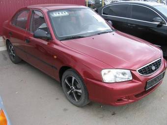2005 Hyundai Accent Pictures