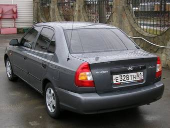 2005 Hyundai Accent Pics