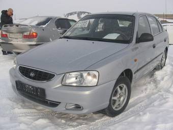 2005 Hyundai Accent Pics